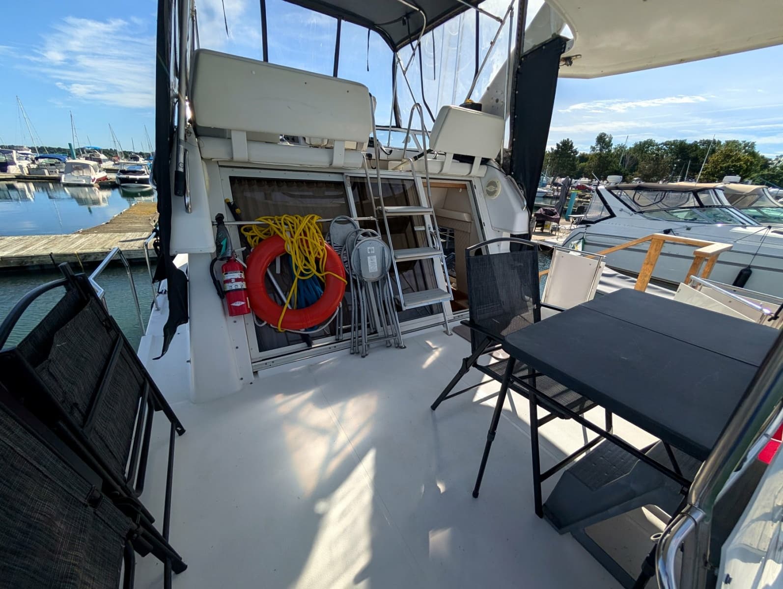 2001 Carver 326 Aft Cabin - Photo 18