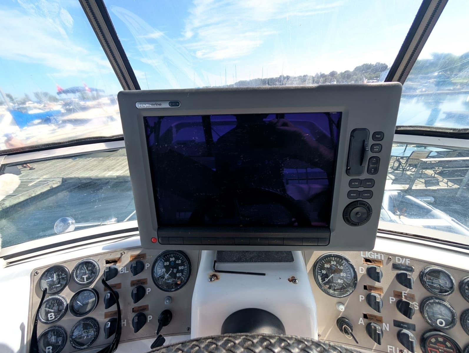 2001 Carver 326 Aft Cabin - Photo 25