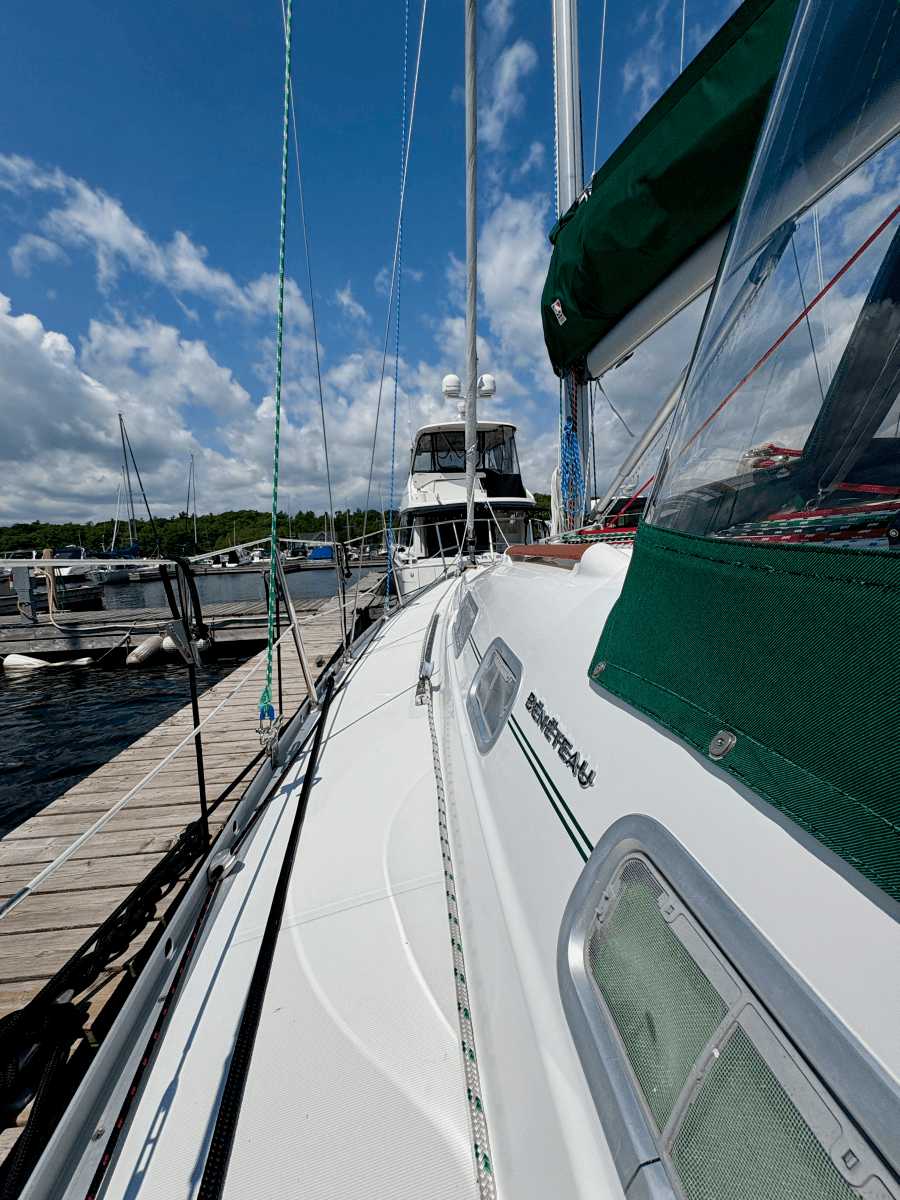 2005 Beneteau 323 - Photo 14