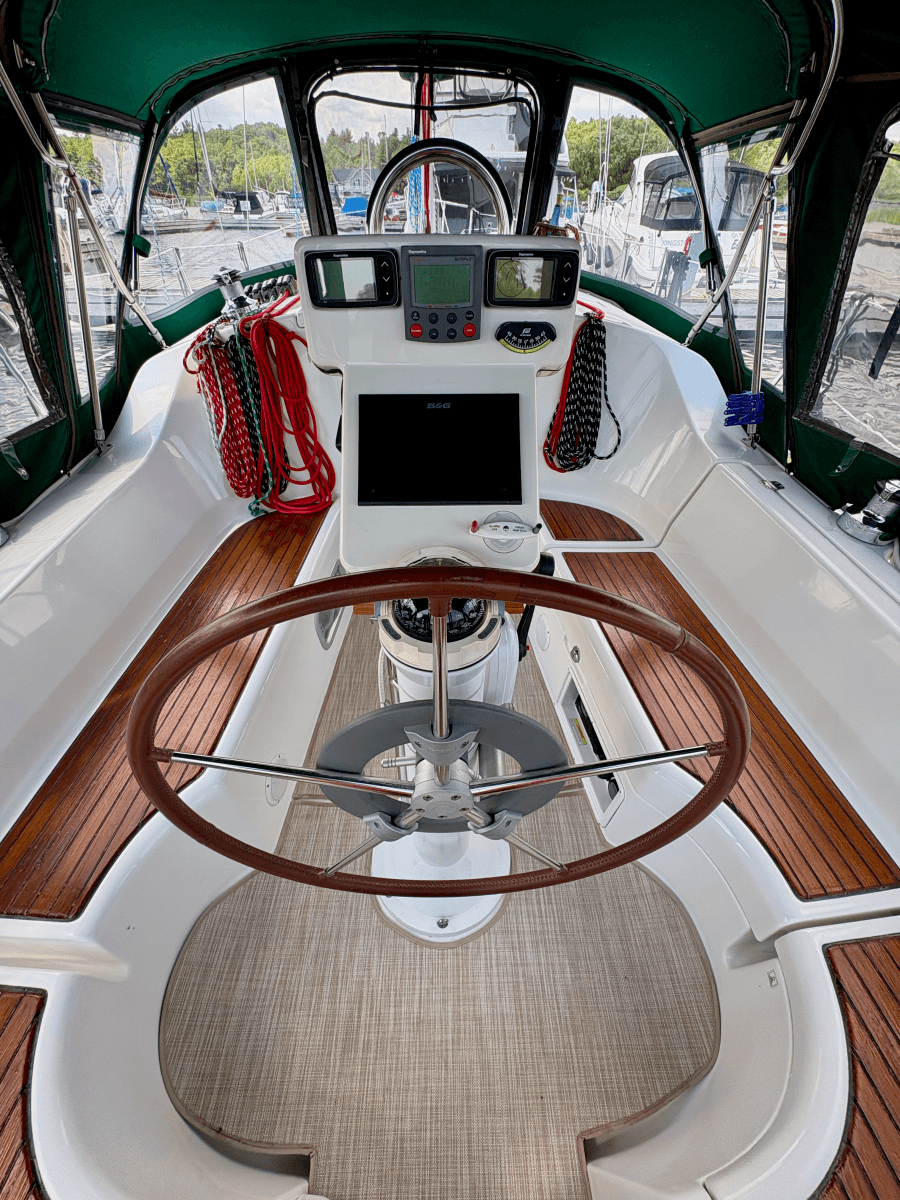 2005 Beneteau 323 - Photo 21