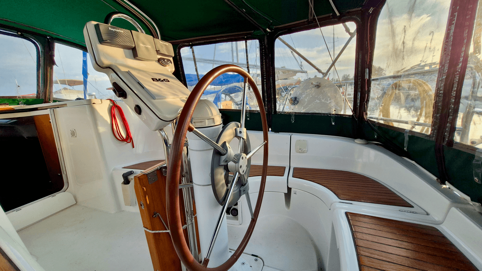 2005 Beneteau 323 - Photo 29