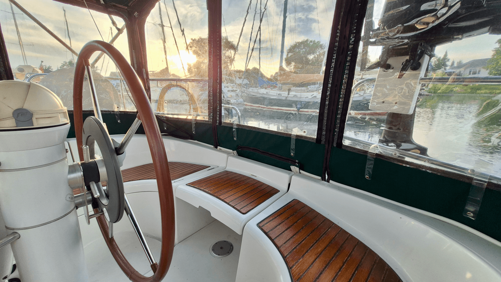 2005 Beneteau 323 - Photo 30