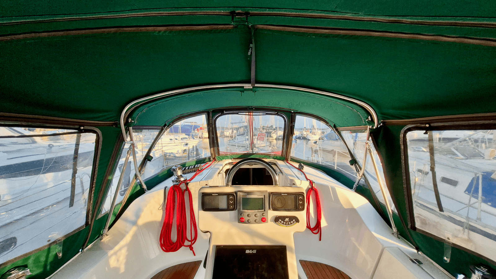 2005 Beneteau 323 - Photo 32