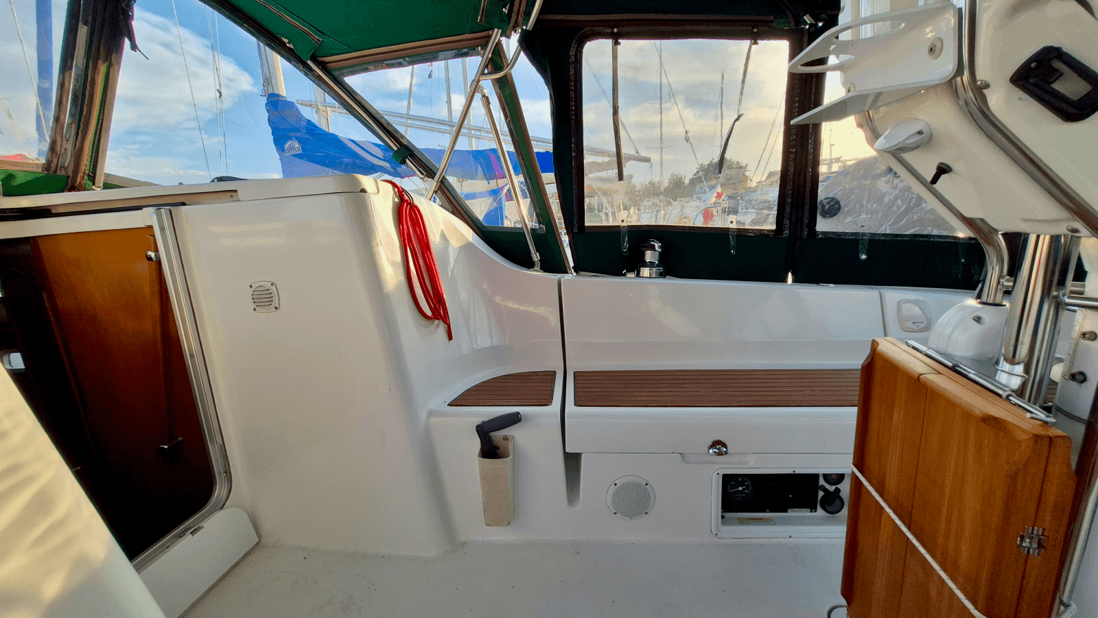 2005 Beneteau 323 - Photo 34