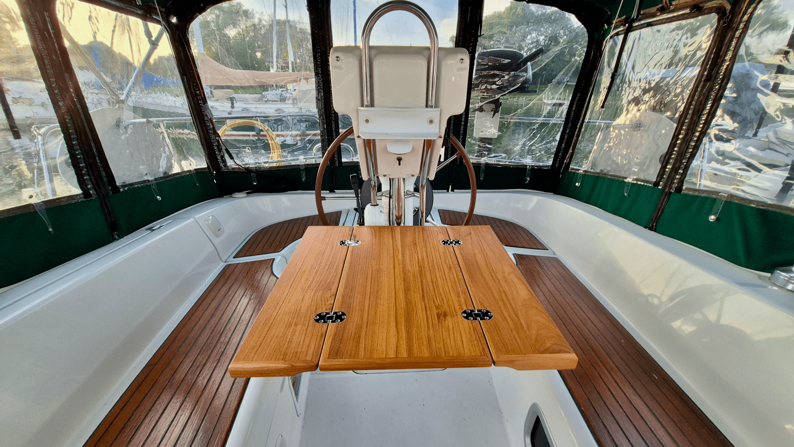 2005 Beneteau 323 - Photo 44