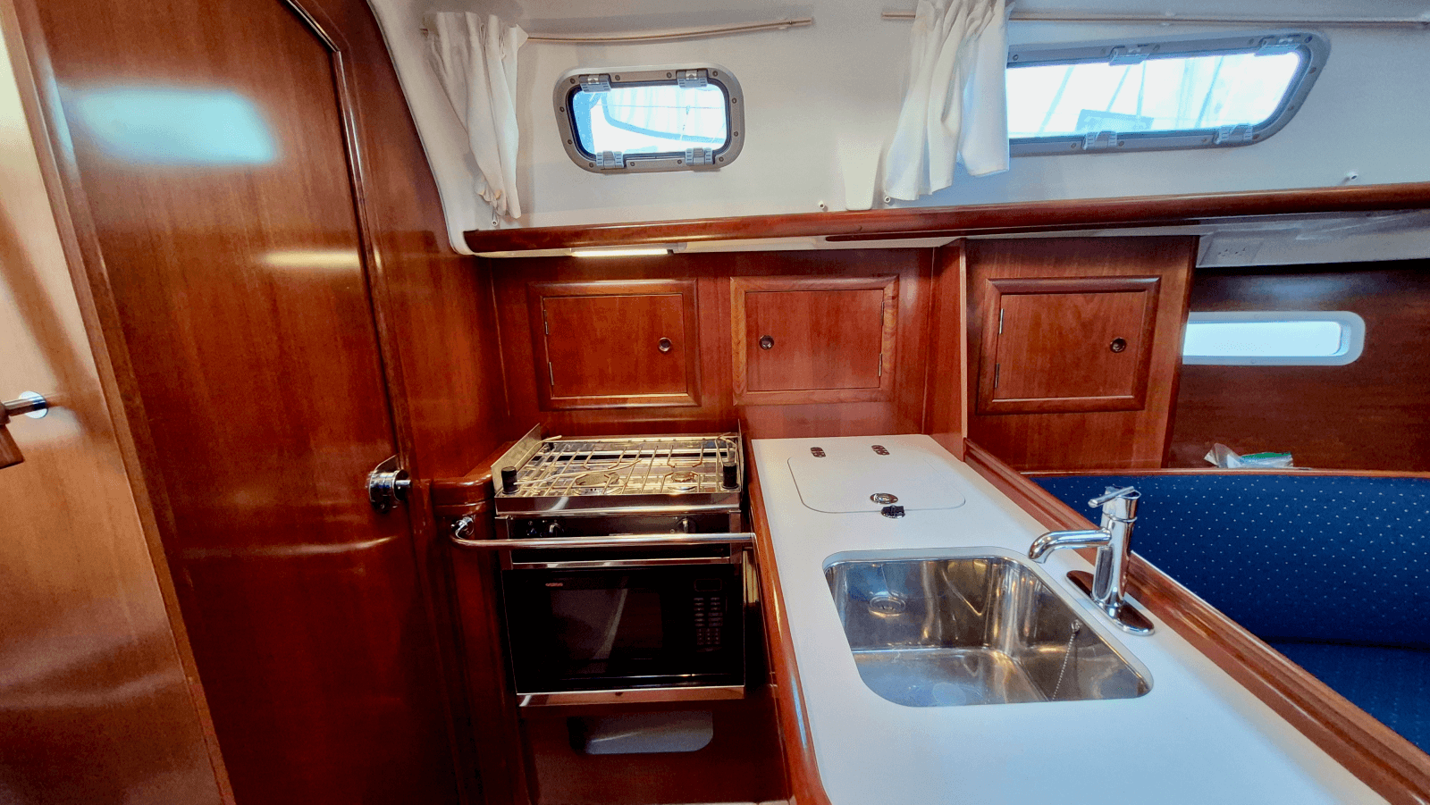 2005 Beneteau 323 - Photo 47