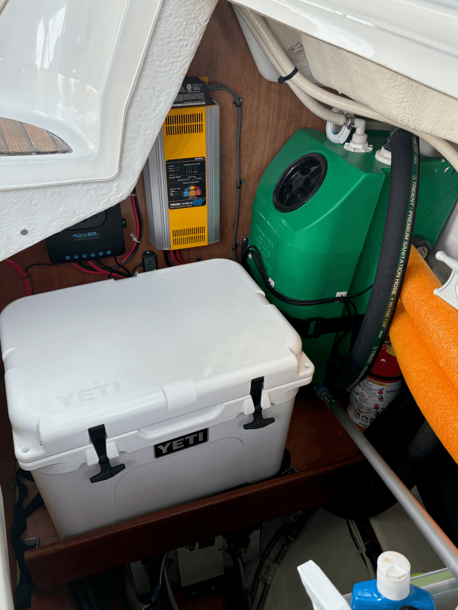 2005 Beneteau 323 - Photo 72