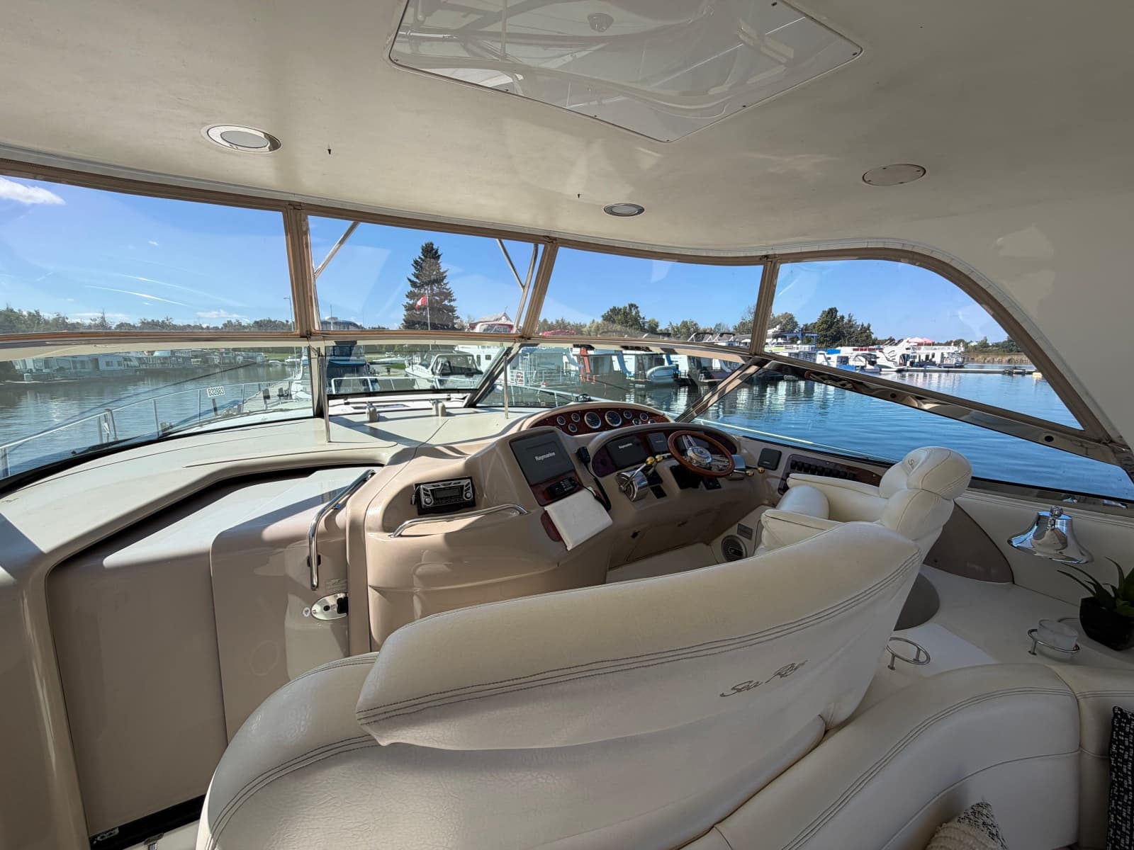 2001 Sea Ray 460 Sundancer - Photo 12