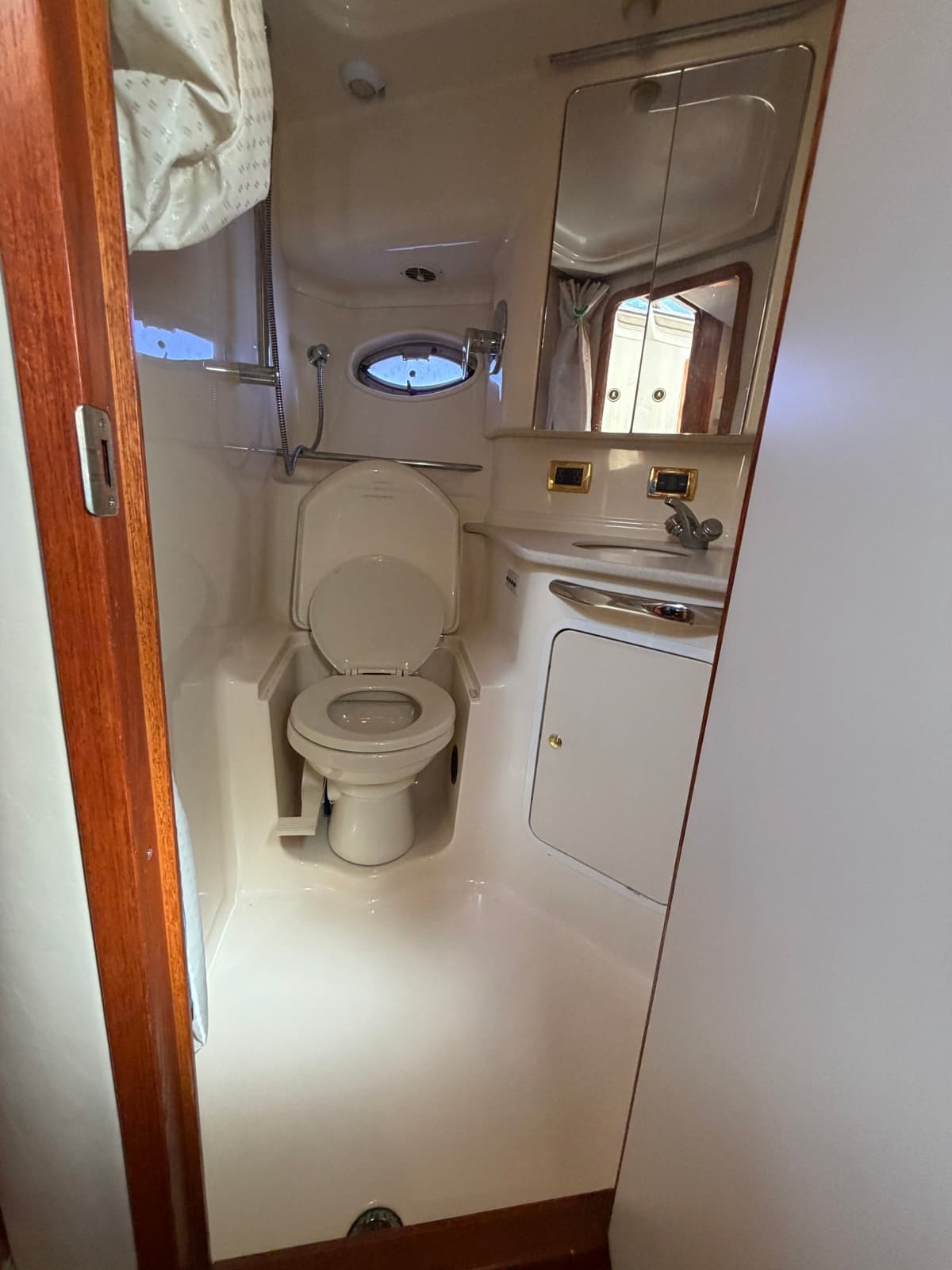 2001 Sea Ray 460 Sundancer - Photo 36