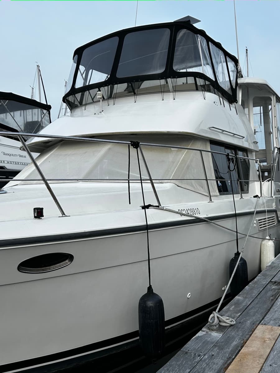 1994 Carver 390 - Photo 5