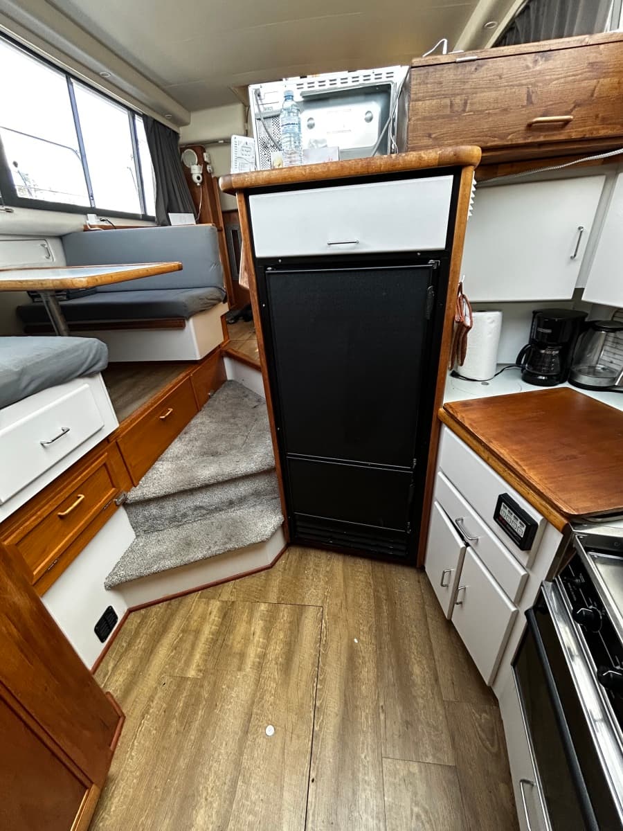 1994 Carver 390 - Photo 28
