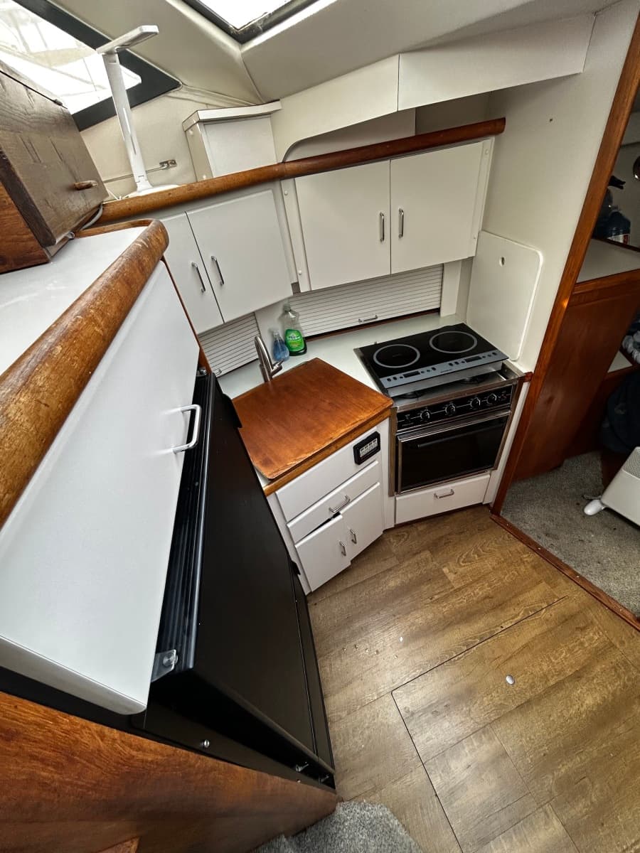 1994 Carver 390 - Photo 31
