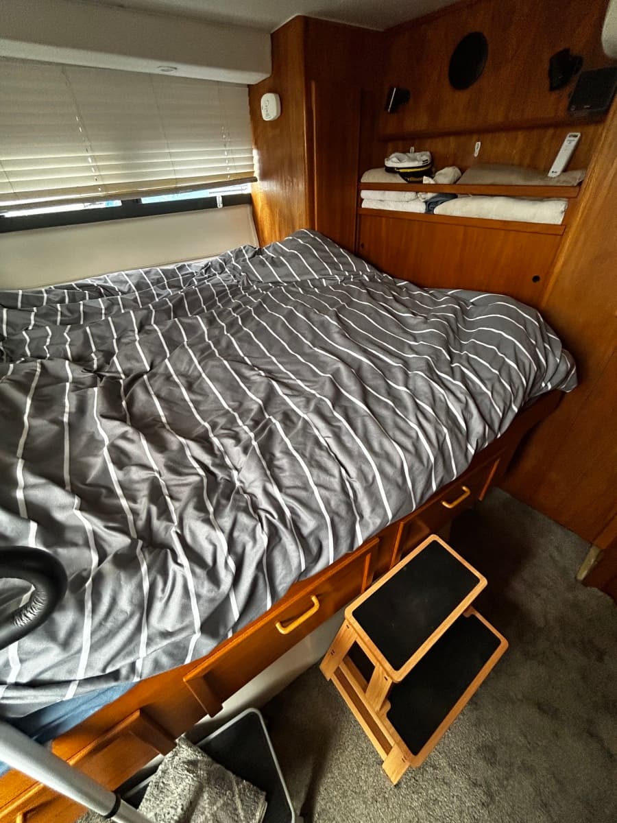 1994 Carver 390 - Photo 38