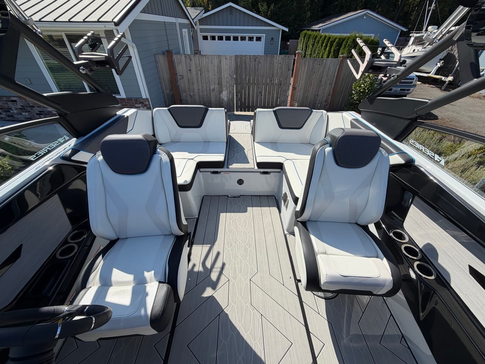 2023 Yamaha Boats 222xe - Photo 10
