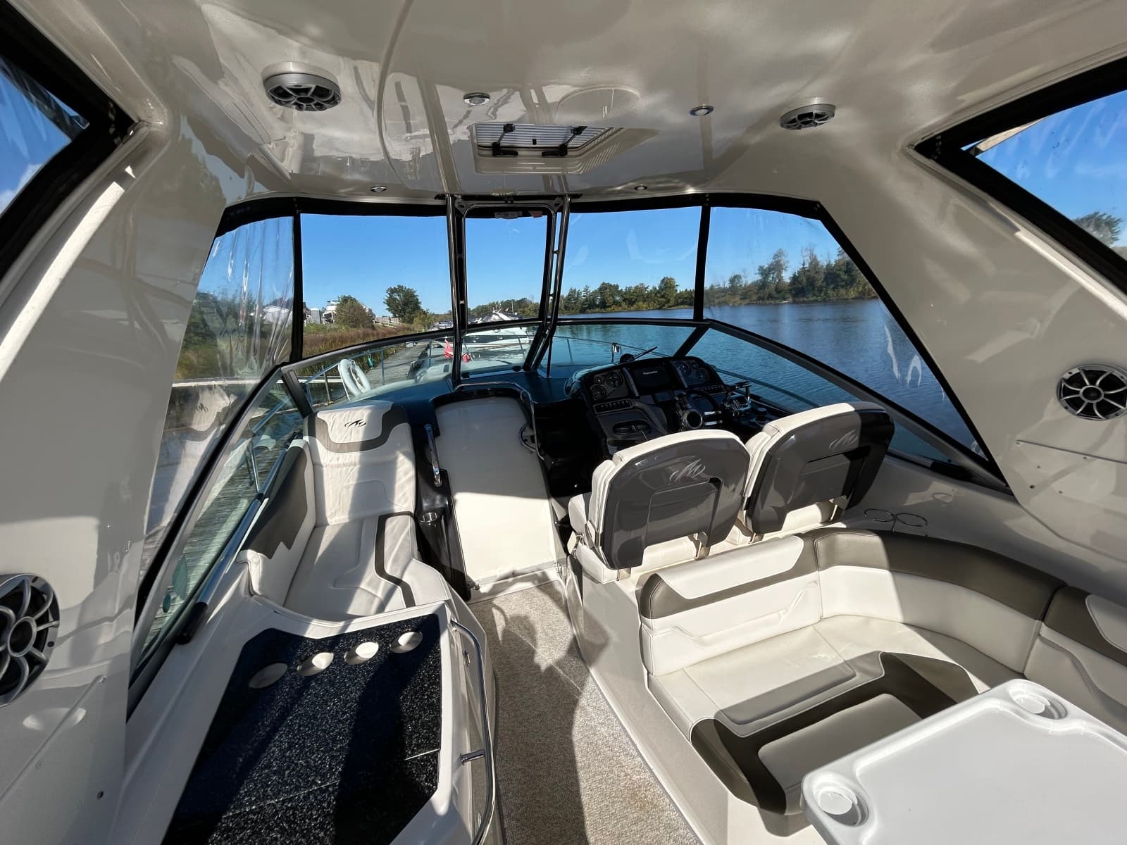 2013 Monterey 340 Sports Yacht - Photo 6