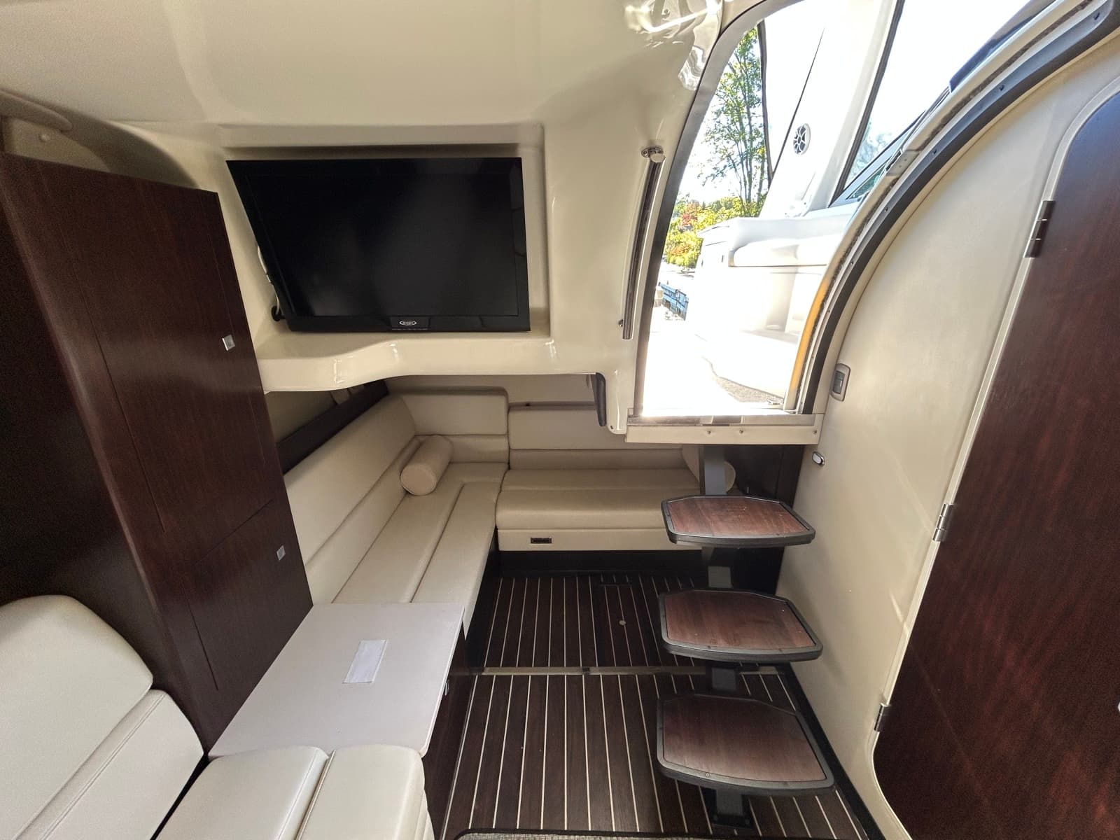 2013 Monterey 340 Sports Yacht - Photo 12