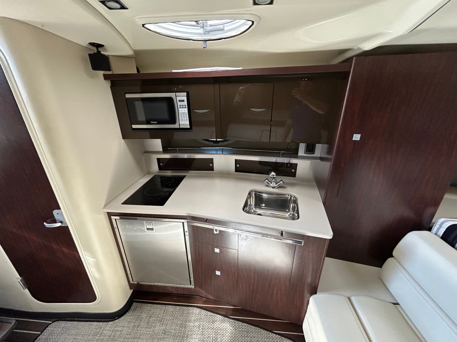 2013 Monterey 340 Sports Yacht - Photo 16