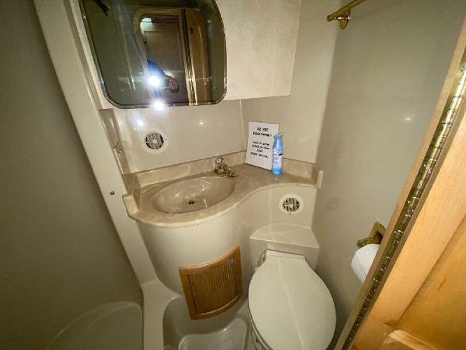 1999 Bluewater 5200 - Photo 17