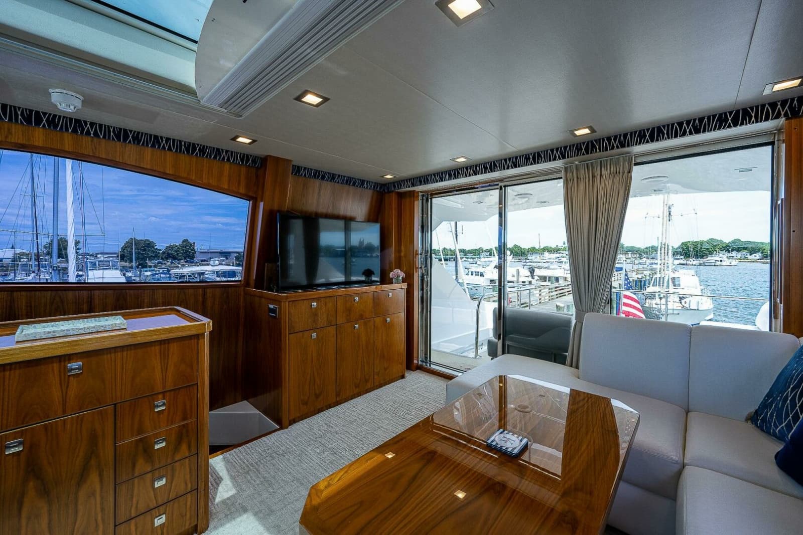 2017 Viking 75 Motoryacht - Photo 47