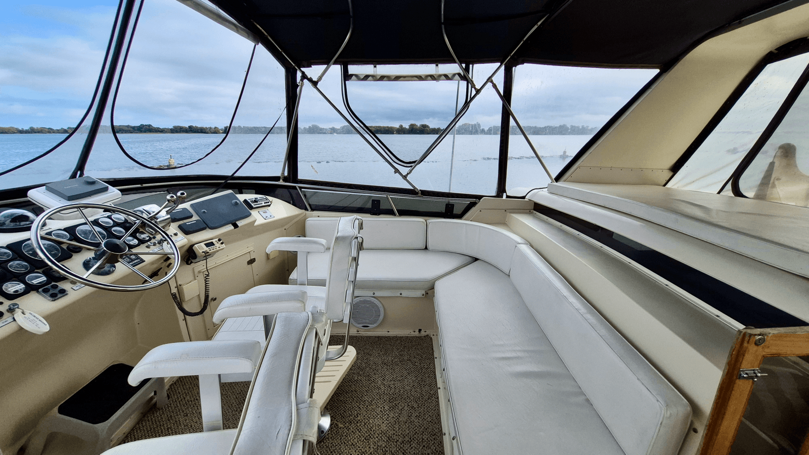 1989 Carver 48 Californian - Photo 38