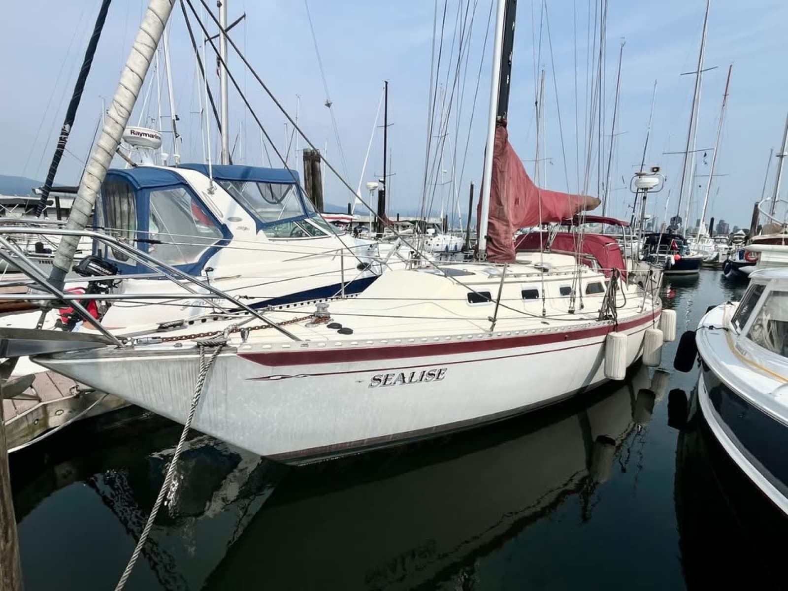 1981 Islander 36 - Photo 2