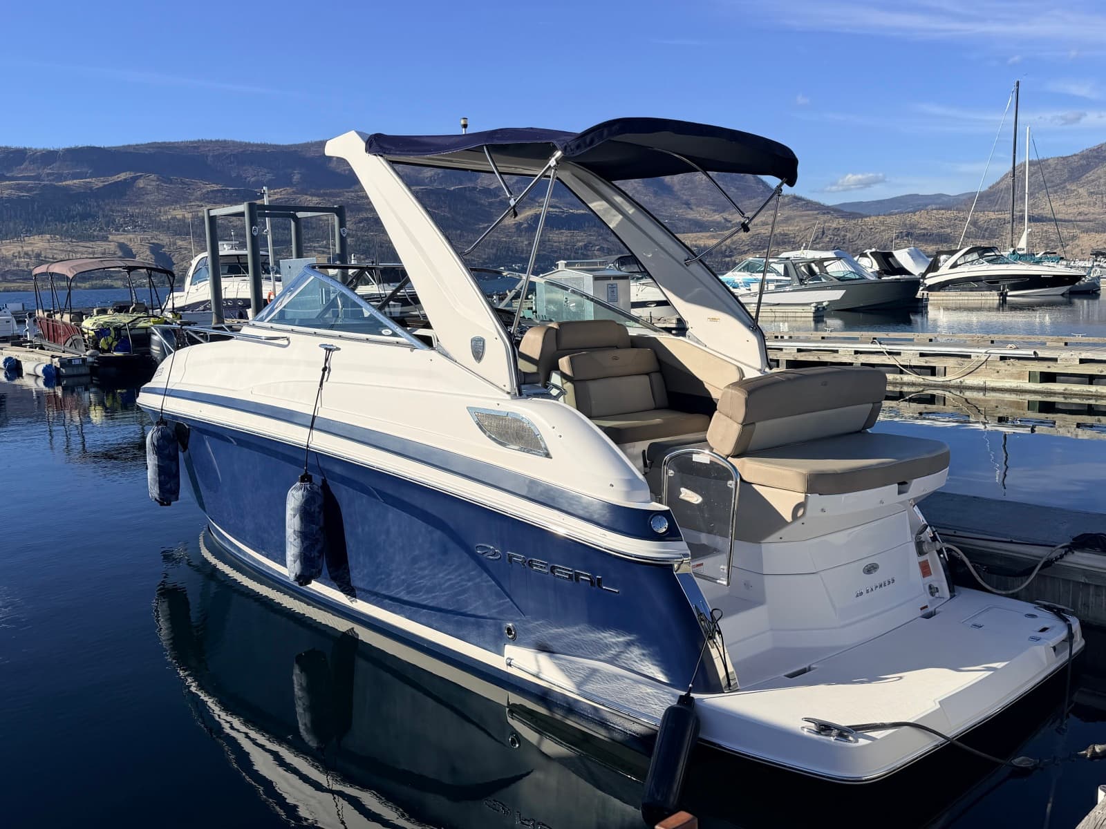 2014 Regal 28 Express - Photo 2