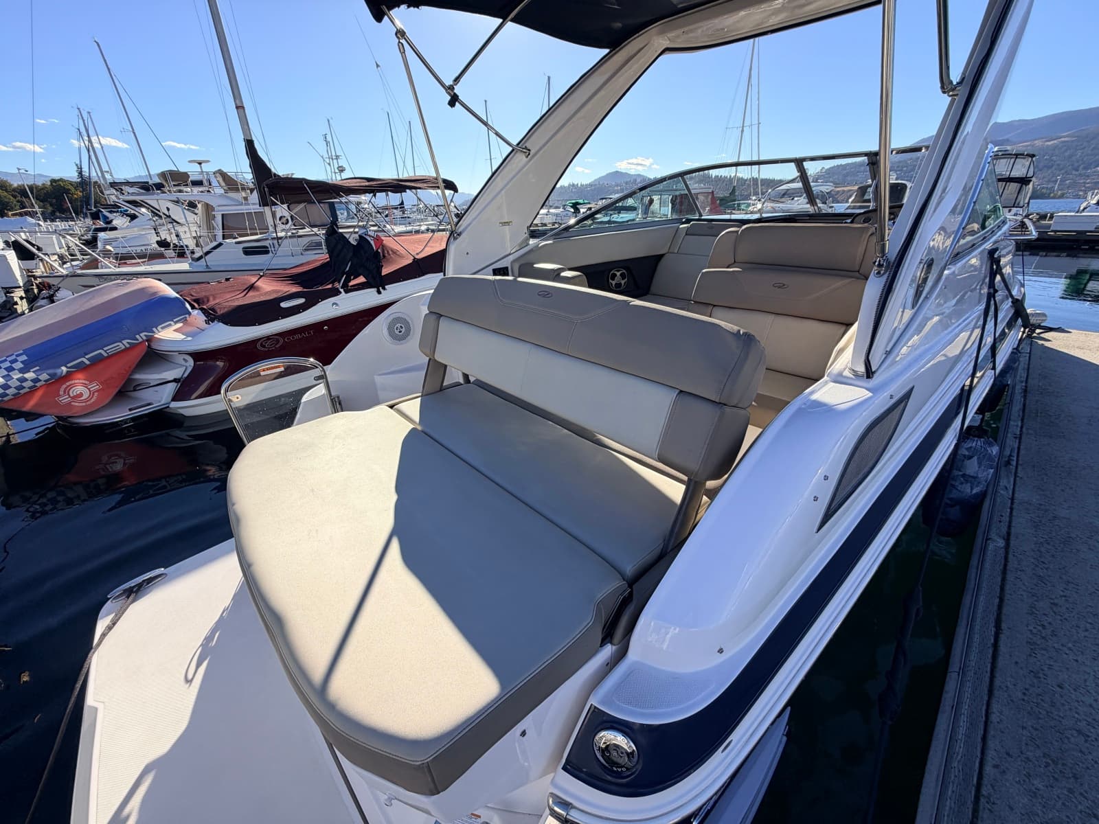 2014 Regal 28 Express - Photo 6