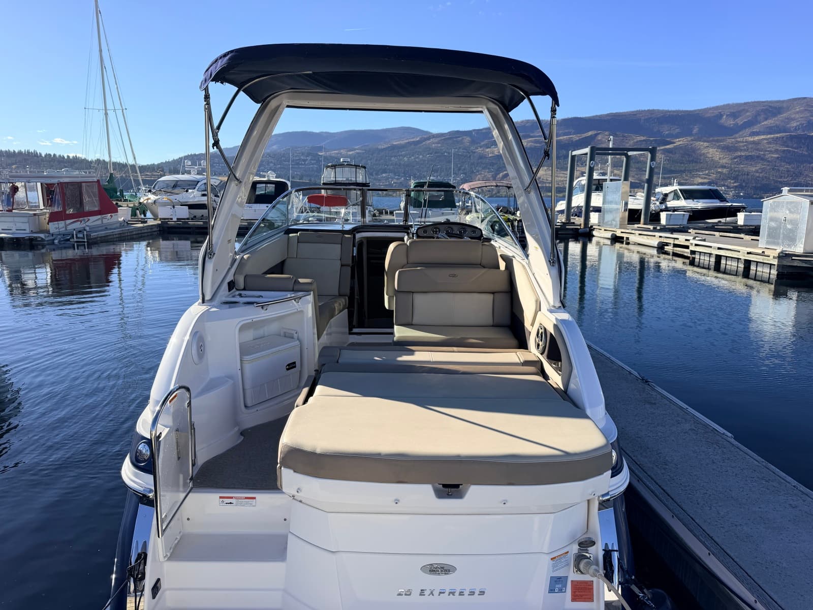 2014 Regal 28 Express - Photo 8