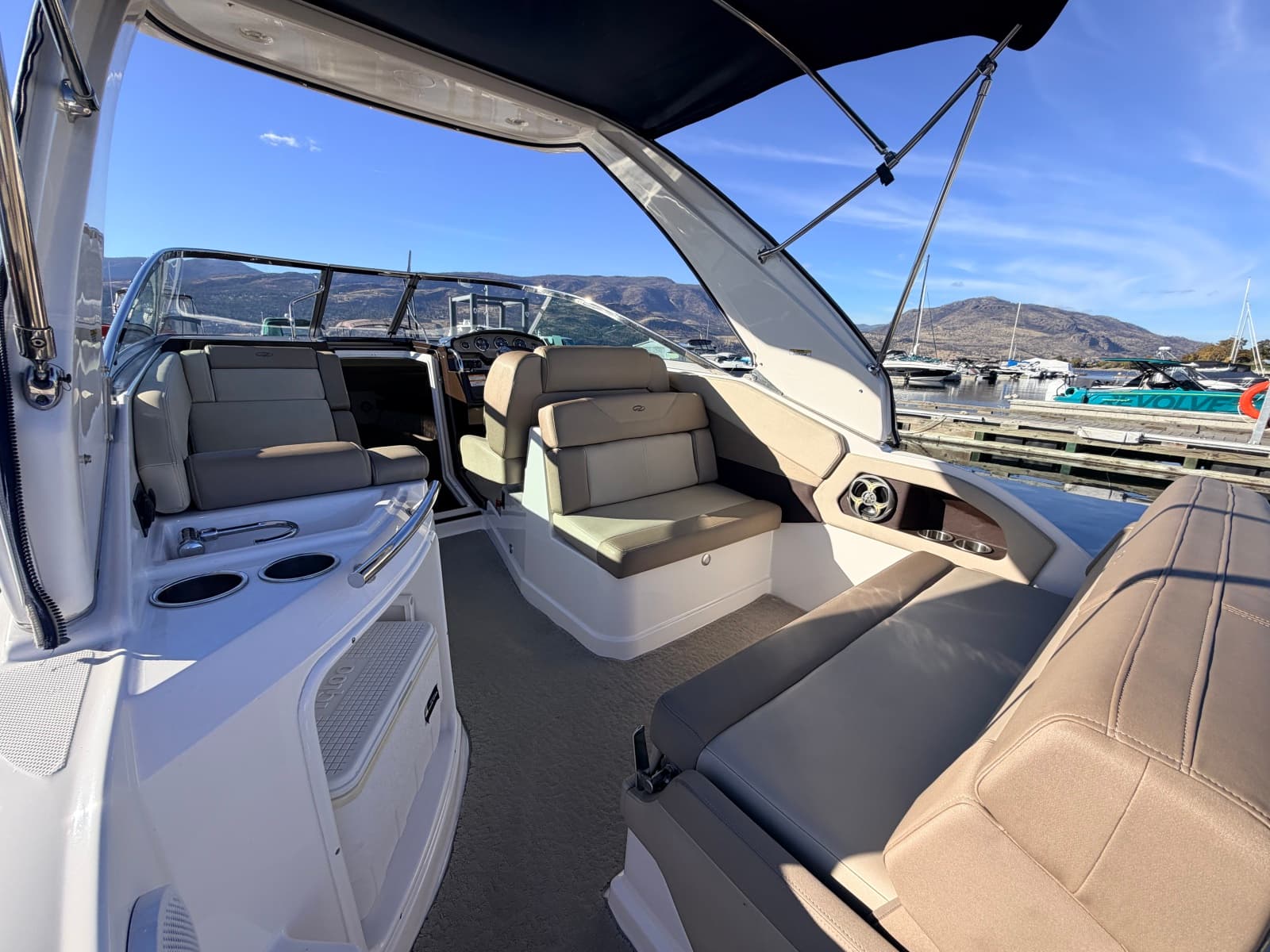2014 Regal 28 Express - Photo 11