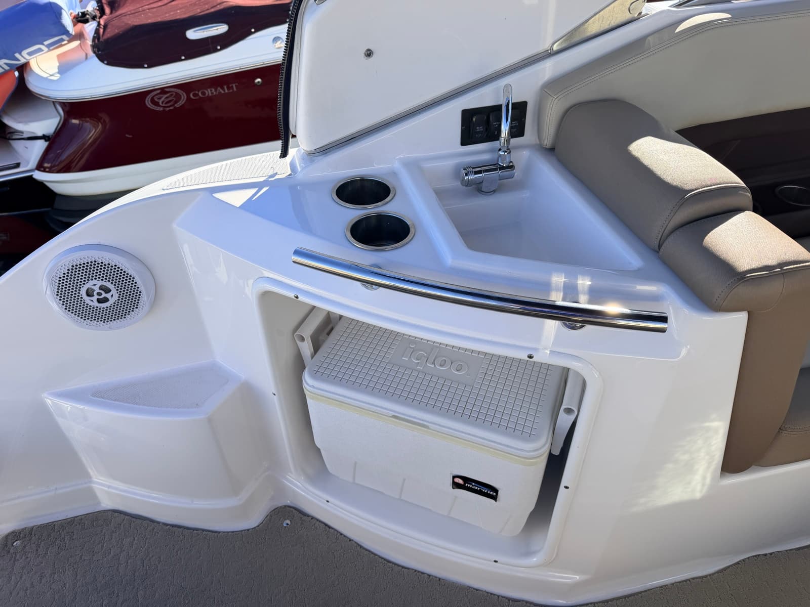 2014 Regal 28 Express - Photo 14
