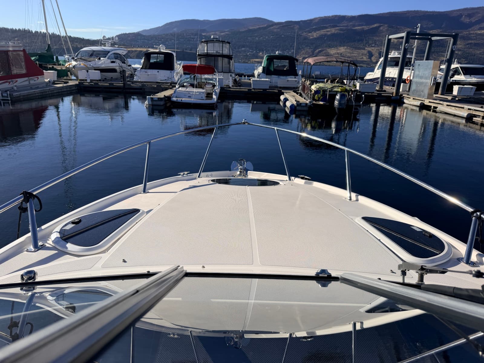 2014 Regal 28 Express - Photo 18
