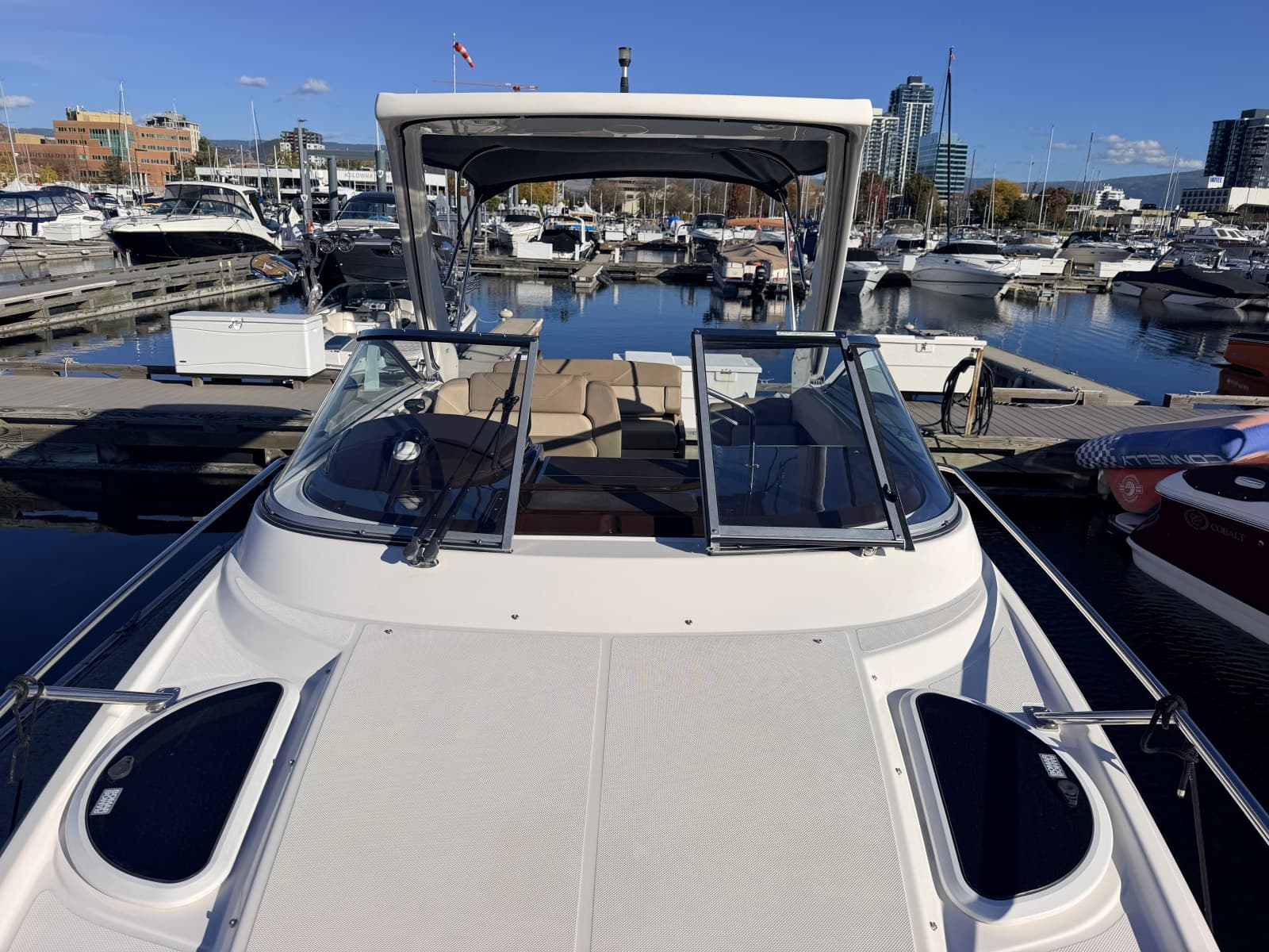 2014 Regal 28 Express - Photo 21