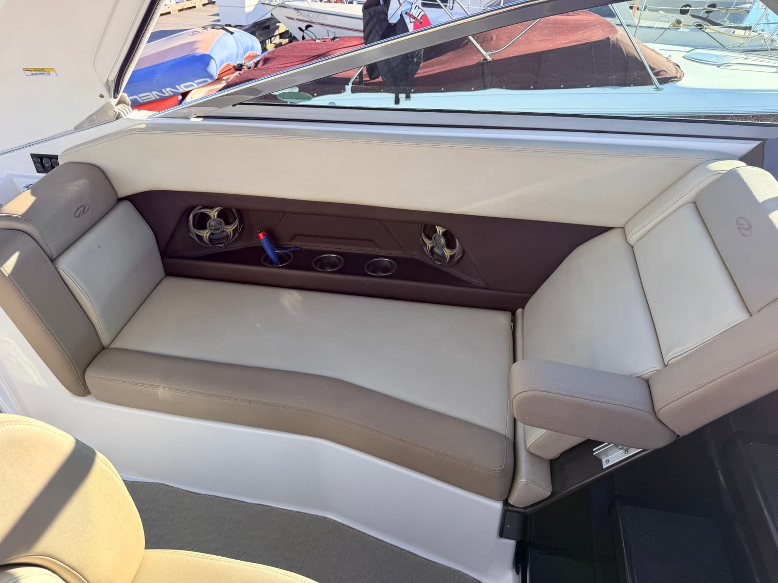 2014 Regal 28 Express - Photo 22
