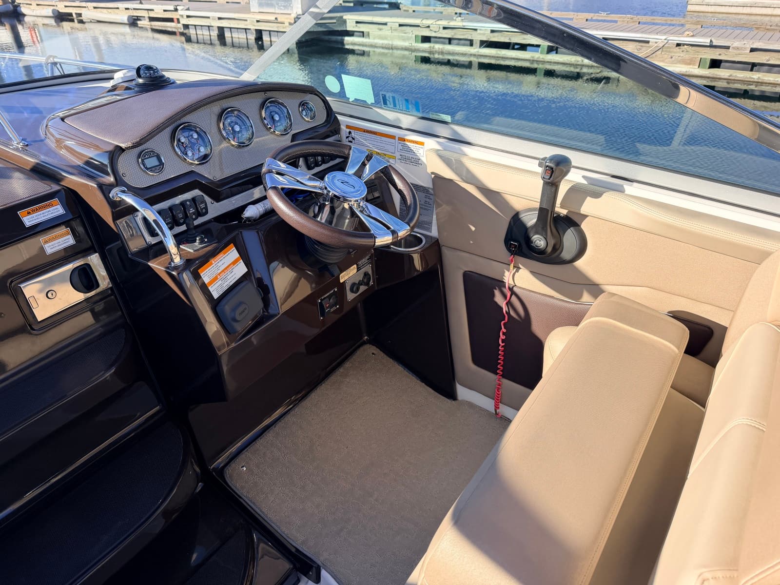 2014 Regal 28 Express - Photo 23