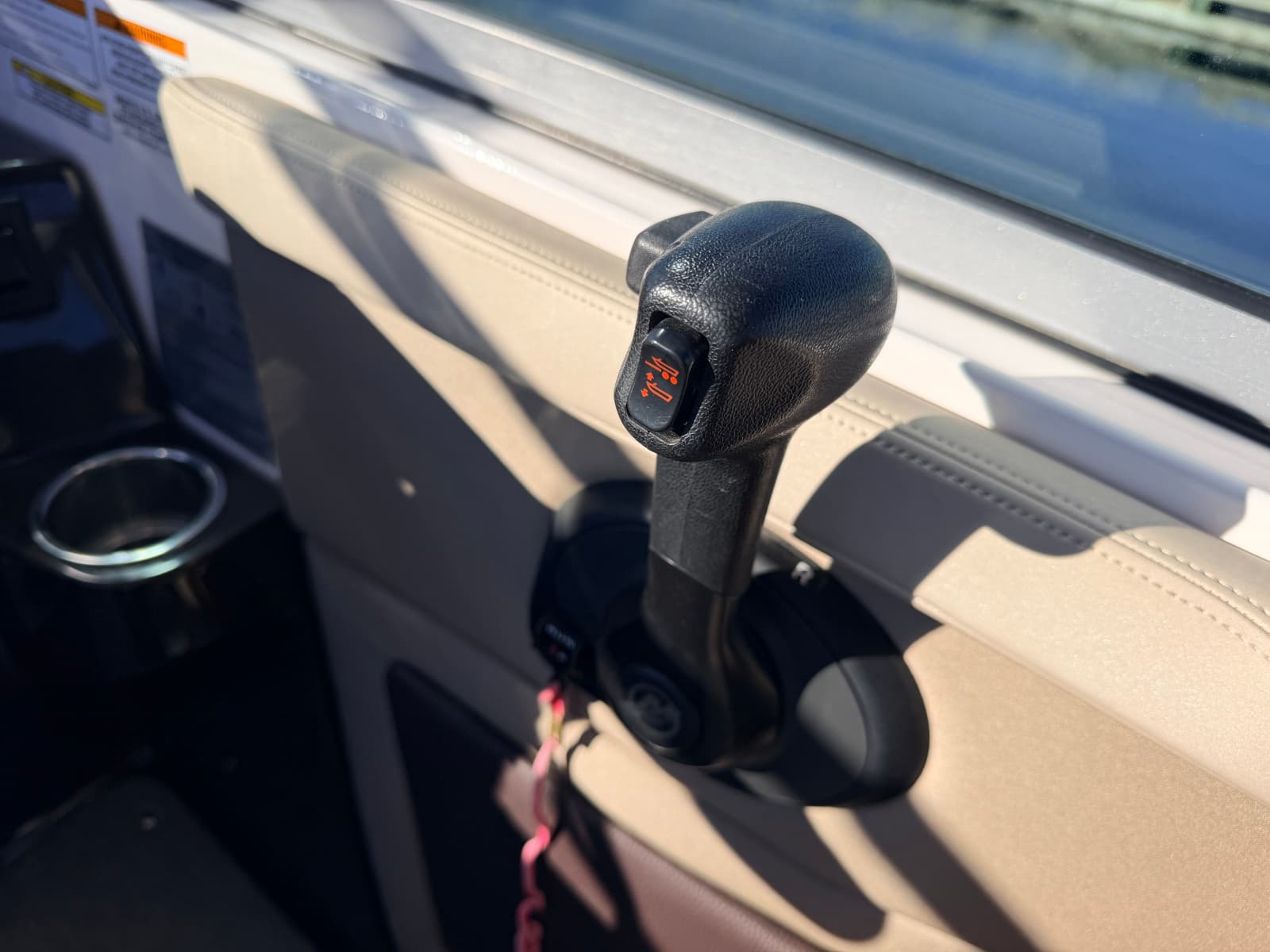 2014 Regal 28 Express - Photo 26