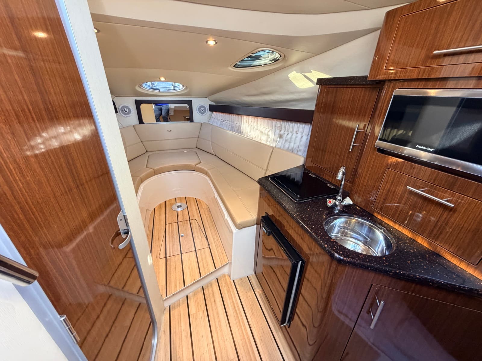 2014 Regal 28 Express - Photo 35
