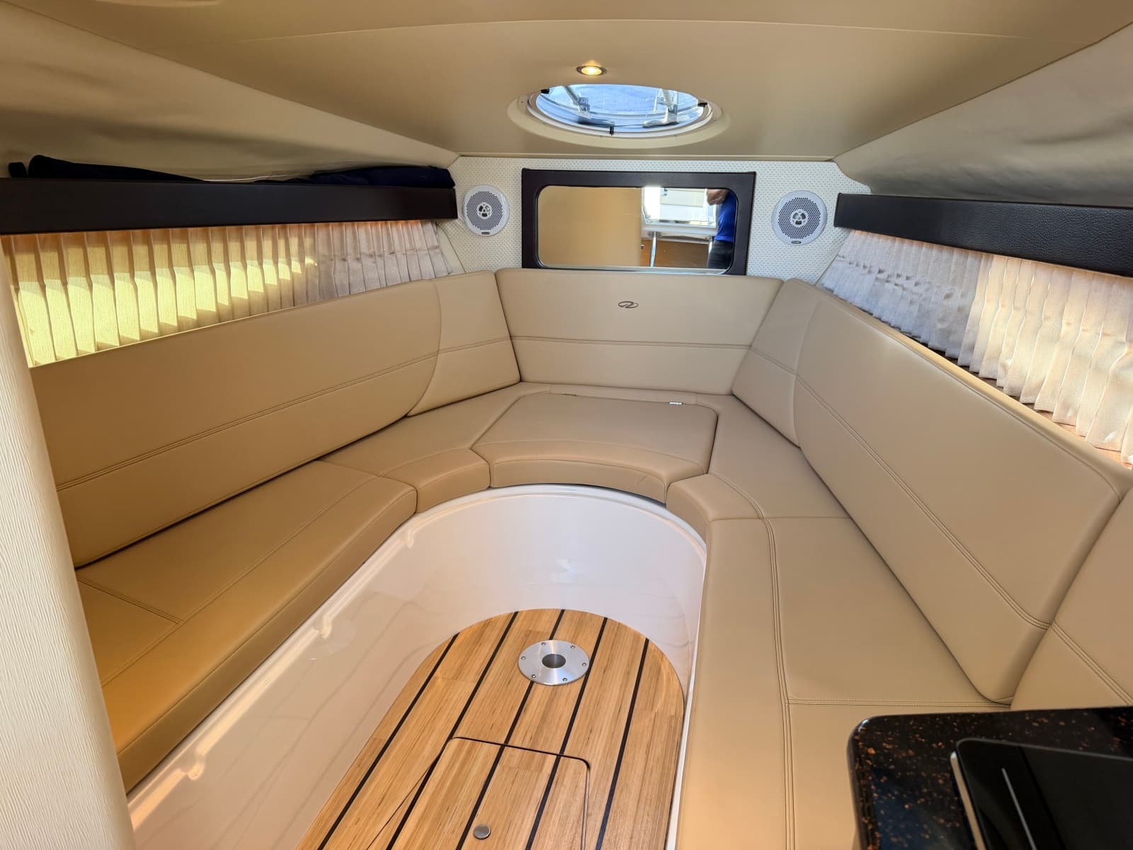 2014 Regal 28 Express - Photo 36