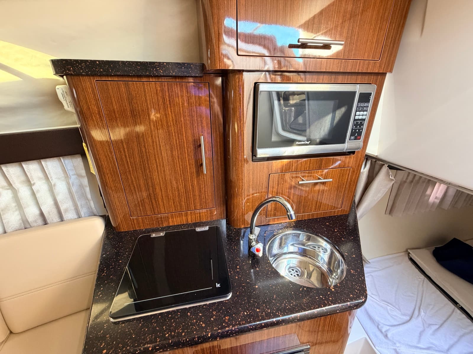 2014 Regal 28 Express - Photo 37