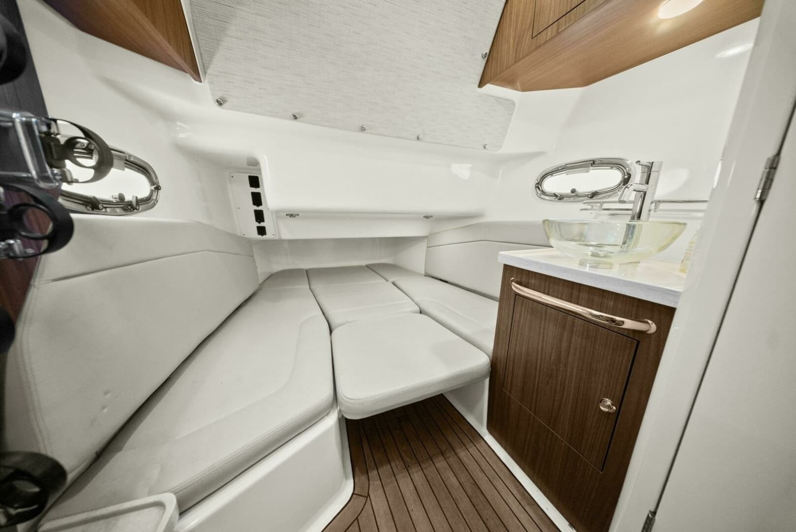 2019 Boston Whaler 380 Outrage - Photo 5