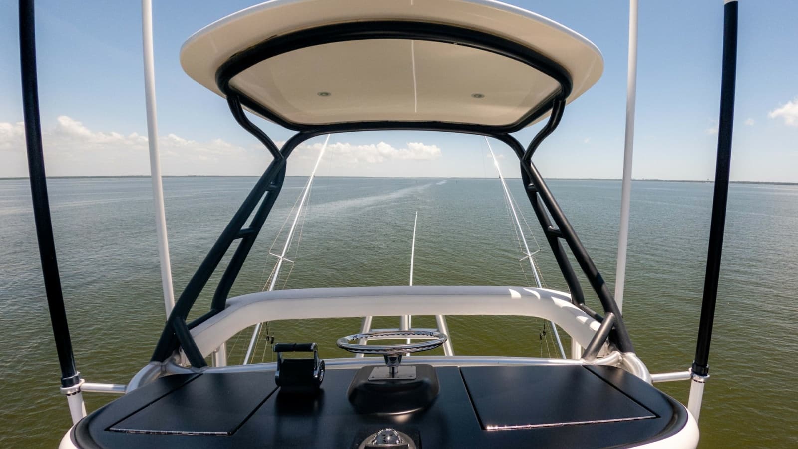 2016 Viking 80 Convertible - Photo 53
