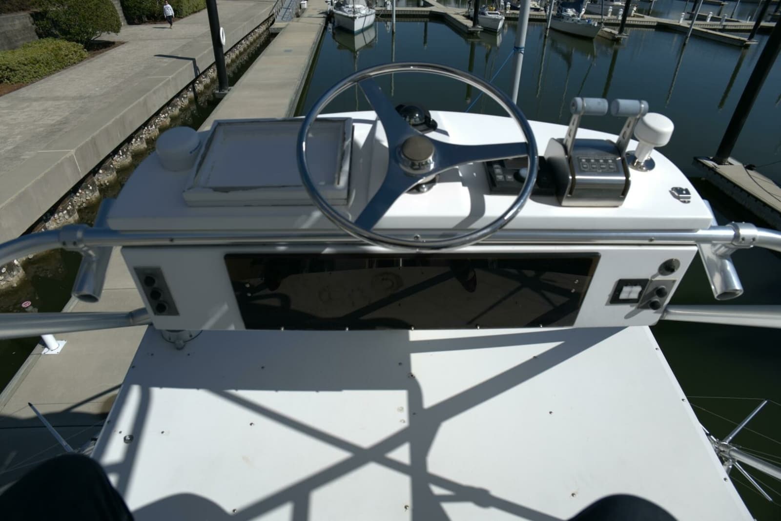 2002 Viking 43 Open - Photo 34
