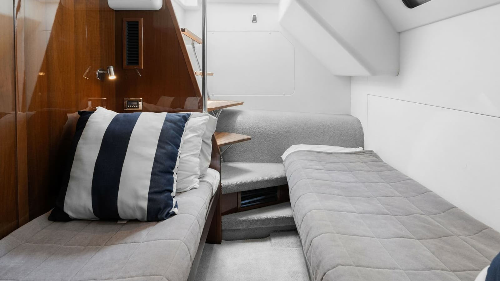 2016 Princess 64 Flybridge - Photo 86