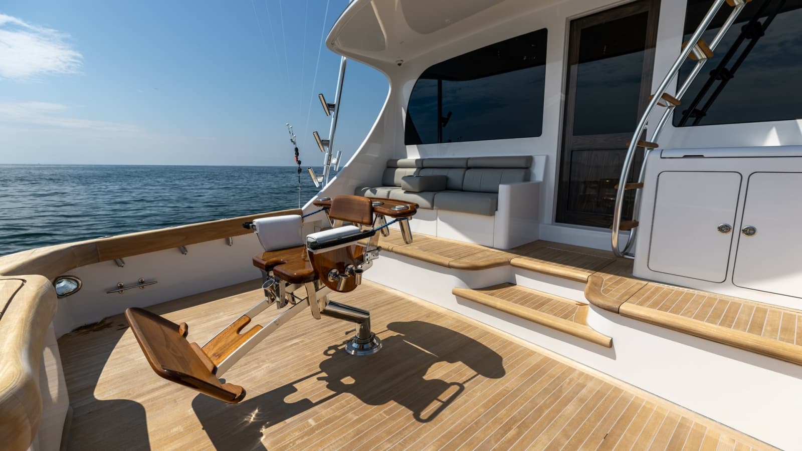 2021 Hatteras 65 GT - Photo 51