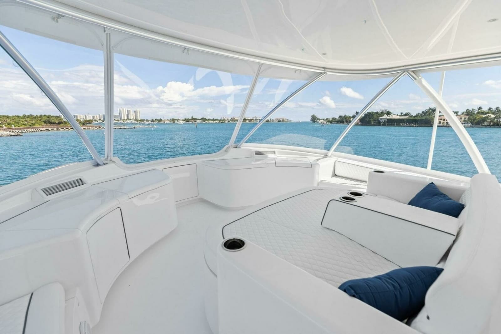 2026 Viking 82 Convertible - Photo 193