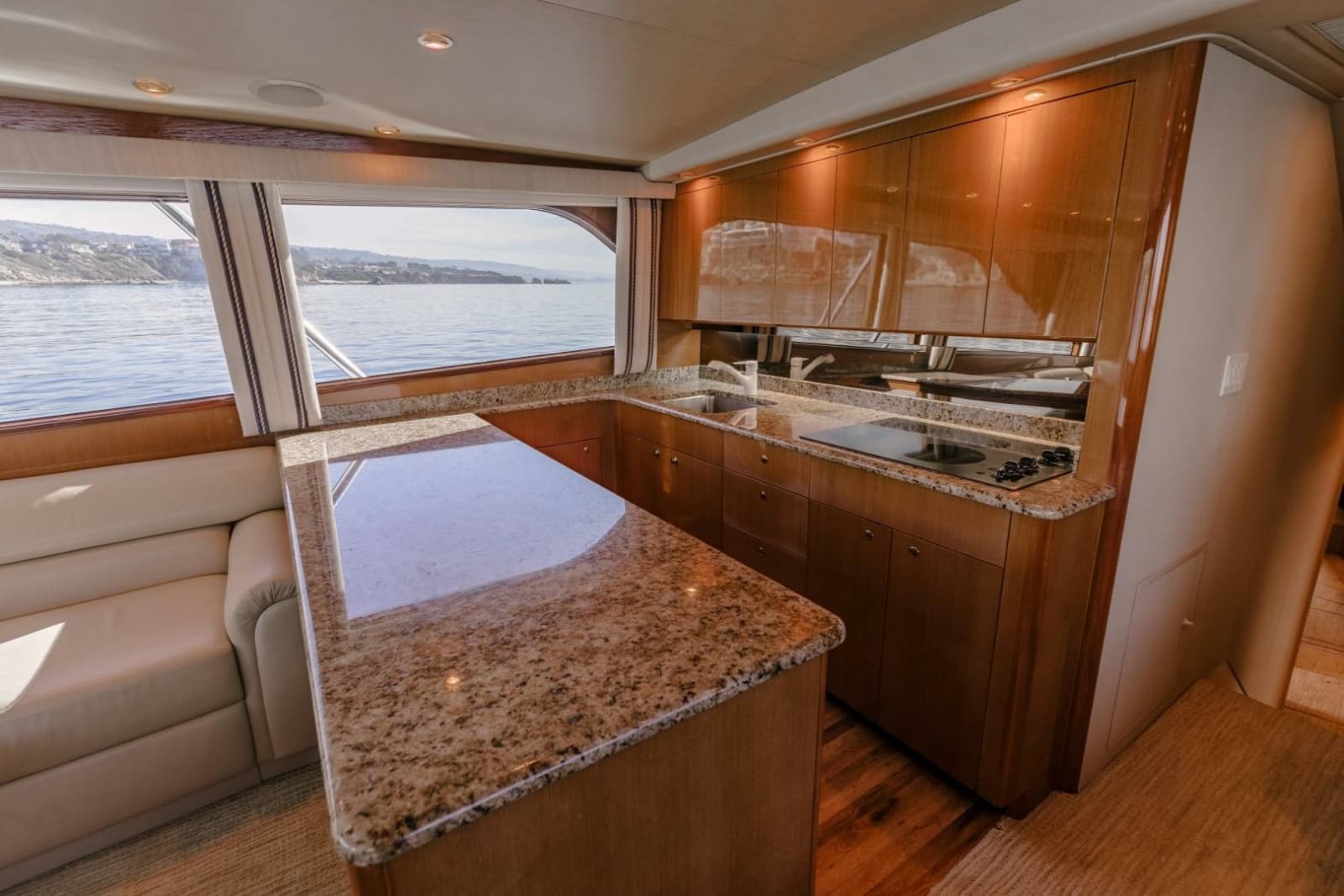 2003 Viking 56 Convertible - Photo 28