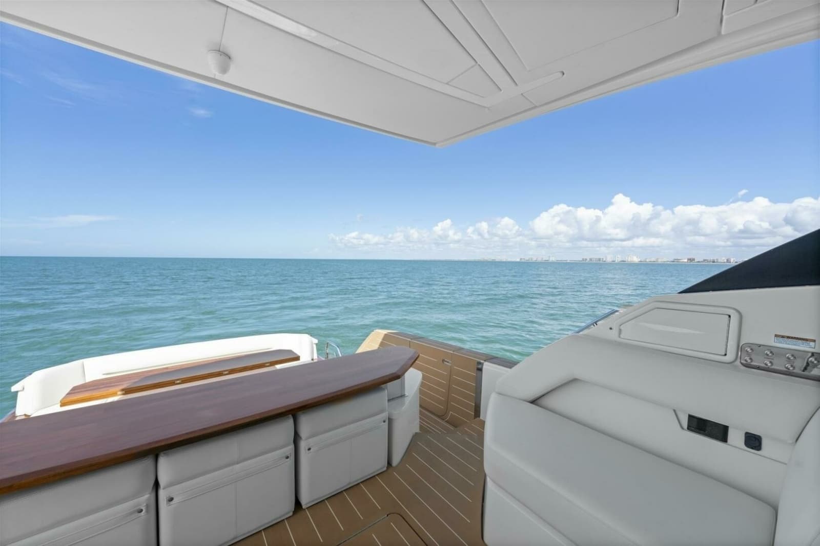 2023 Tiara Yachts EX 60 - Photo 40