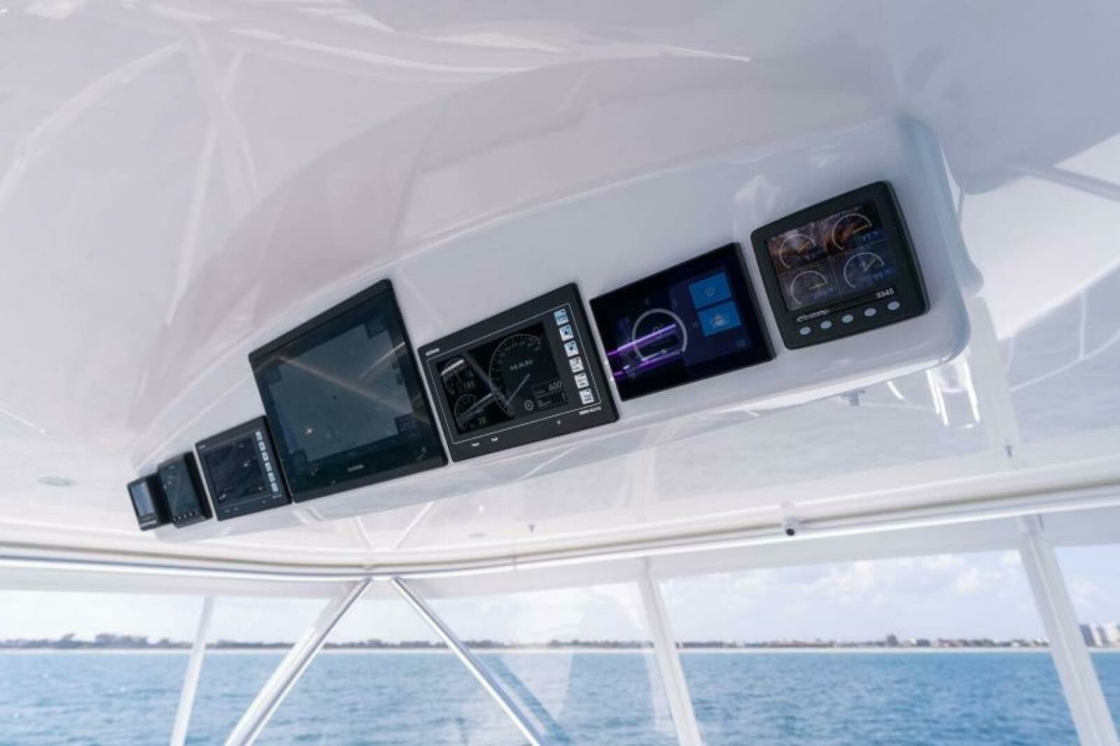 2021 Viking 54 Convertible - Photo 53