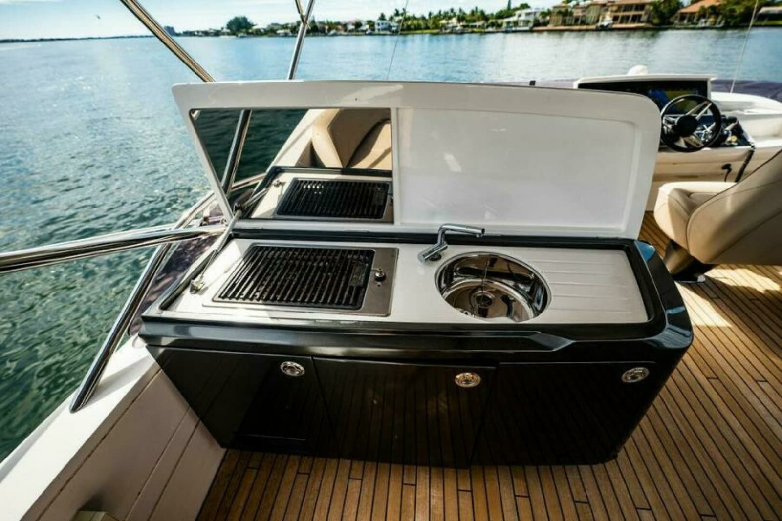 2016 Princess S65 - Photo 36