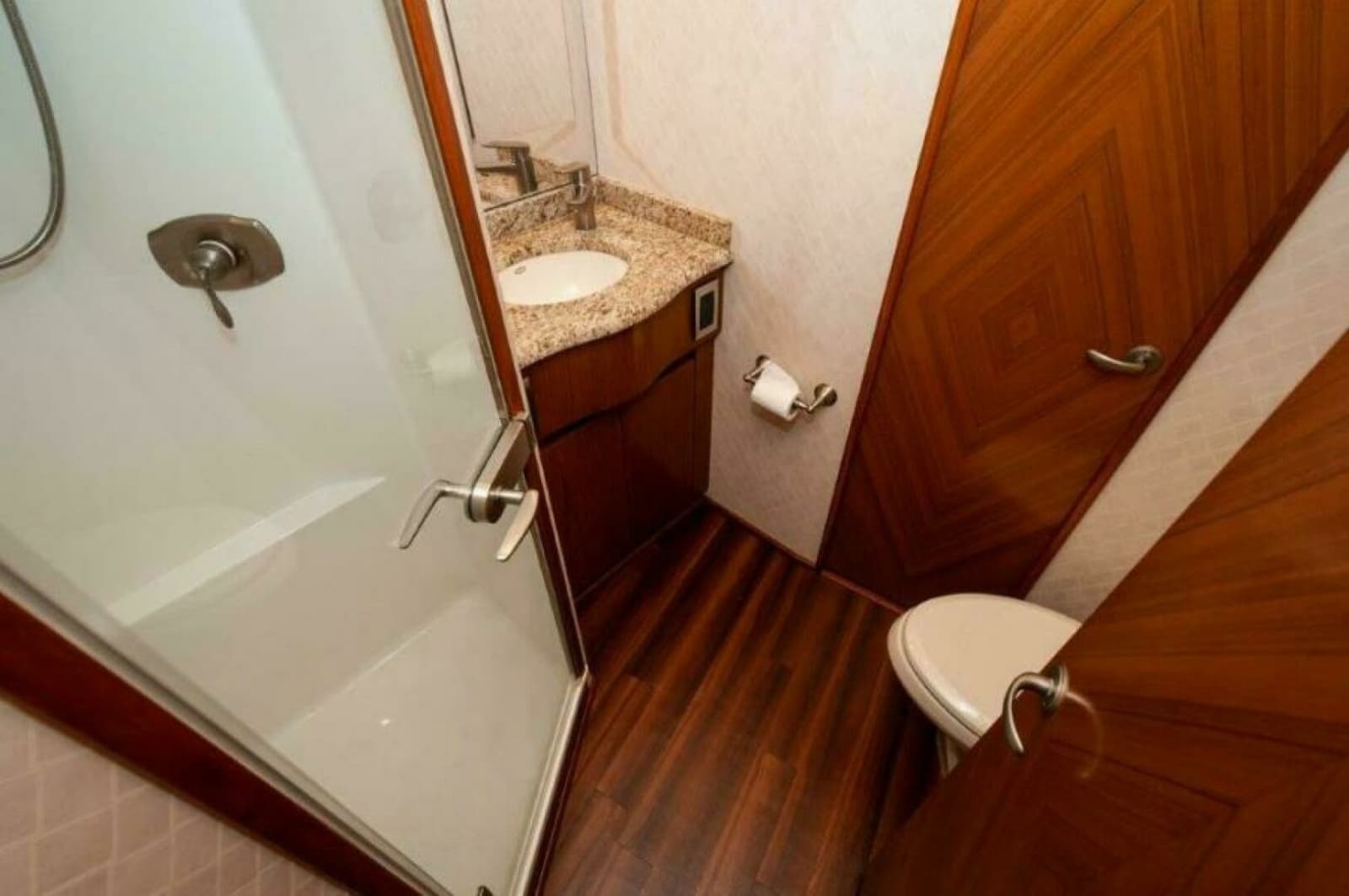 2012 Viking 76 Enclosed Sky Bridge - Photo 34
