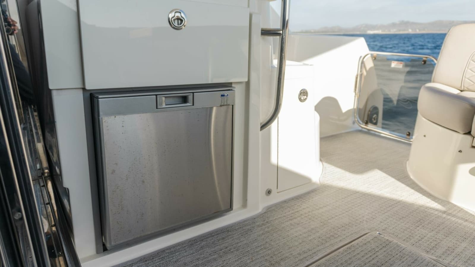 2017 Sea Ray 51 Flybridge - Photo 23